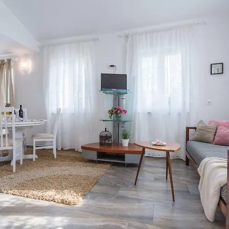 Ivka Apartment