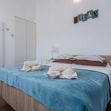 Ivka Apartment *