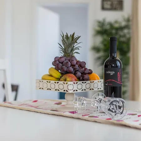 Ivka Apartment *