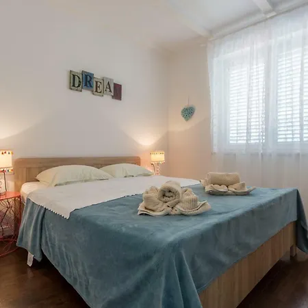 Ivka Apartment